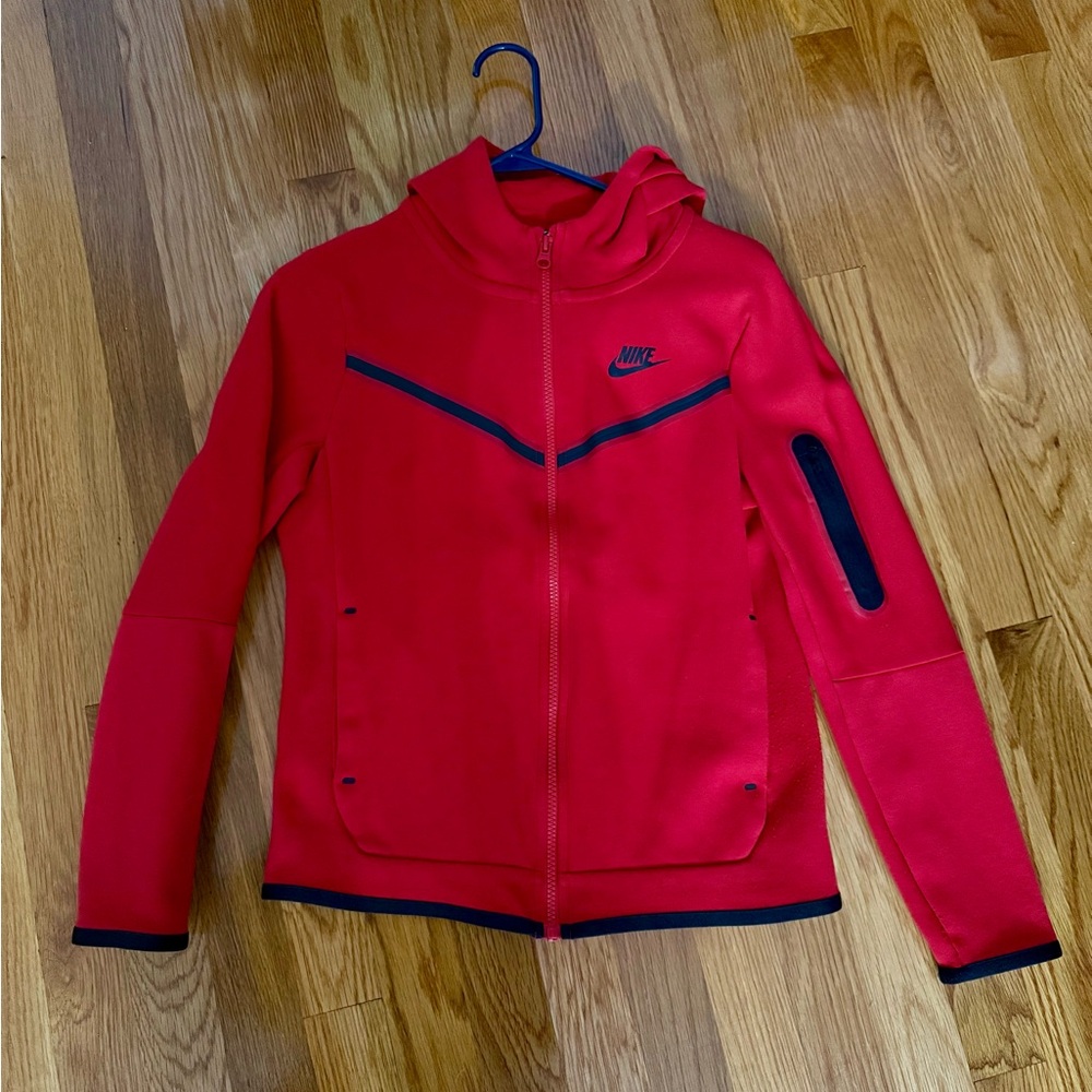 Red Nike Tech Youth Large